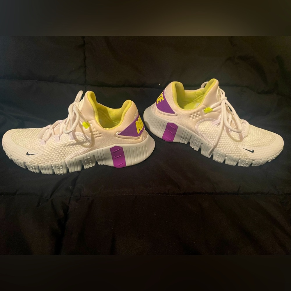 Nike Metacon Free 3 size 9